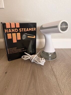 Hand Steamer - White and Gray Fabric Steamer